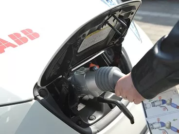 Vácon gyártják a villanyautók töltőit