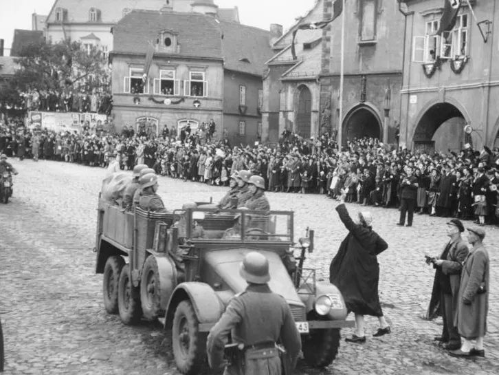Hitler megszállta Ausztriát