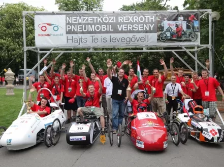 Ha május, akkor Pneumobil verseny