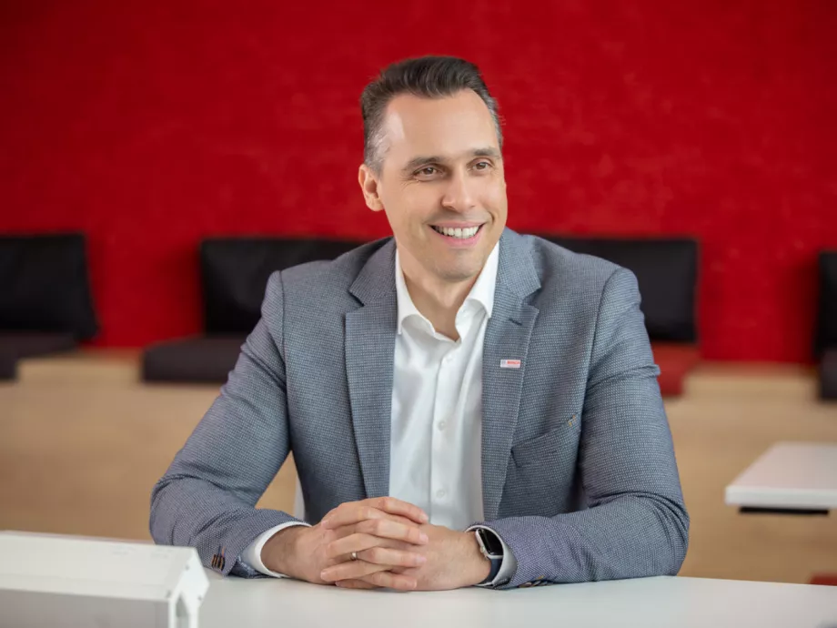 Szászi István: Büszkeséggel tölt el, hogy alakíthatom az autóipar jövőjét és történetét