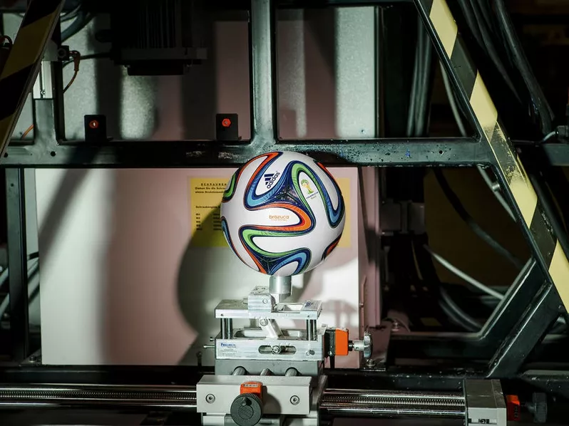 Brazuca - idén ezt rúgják Brazíliában