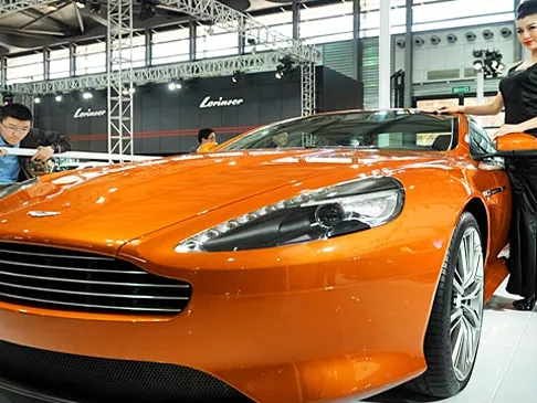 Kína szerint az Aston Martin is felelős