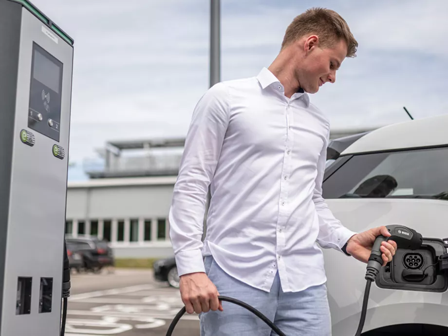 A várakozások szerint 2035-ben az újonnan regisztrált járművek 60 százaléka már elektromos lesz