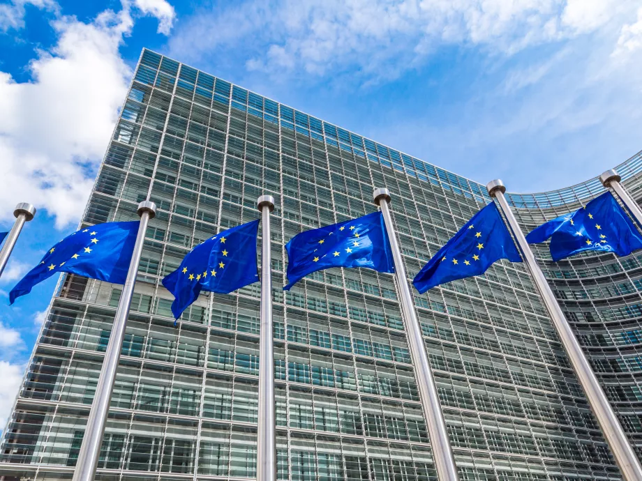 Az EU védővámokat vetett ki Indonéziából és Indiából származó bizonyos acéltermékekre