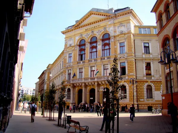 Több 10 millió forintos ösztöndíjprogram indul az Óbudai Egyetemen
