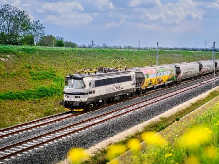 Több mint 12 milliárd forintos vasúti pályakorszerűsítés Záhony térségében