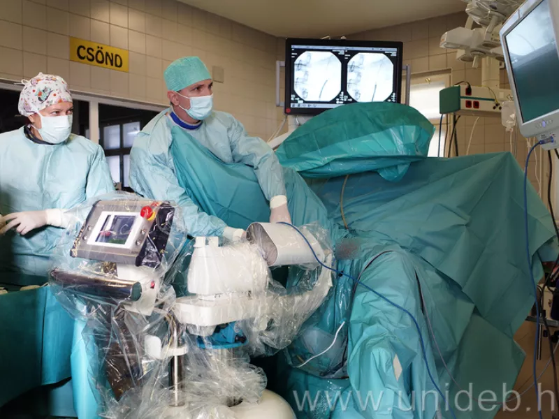 Robotasszisztált műtéteket végeztek a debreceni urológiai klinikán