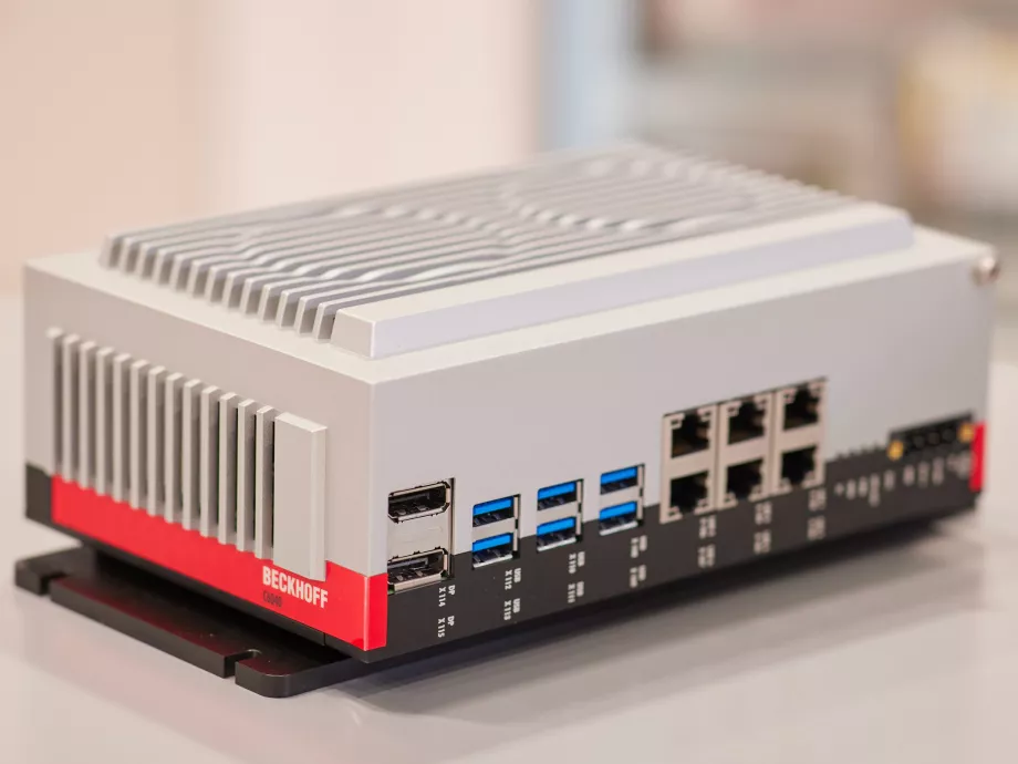 Ultrakompakt ipari PC, amely új mércét állít fel a számítási teljesítményben