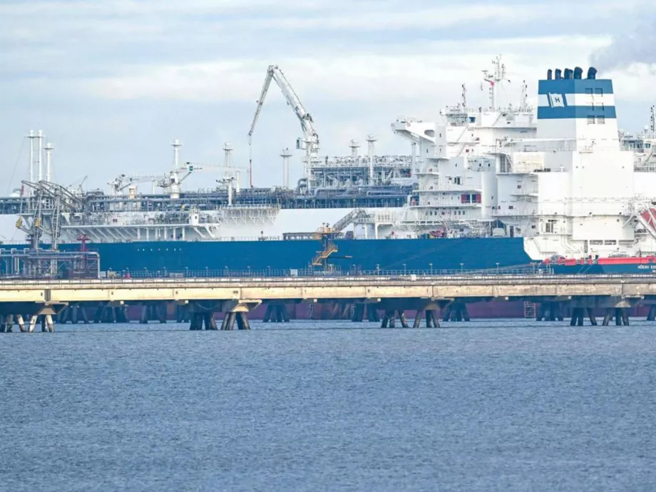 Megérkezett az első LNG-tartályhajó Németország új termináljához