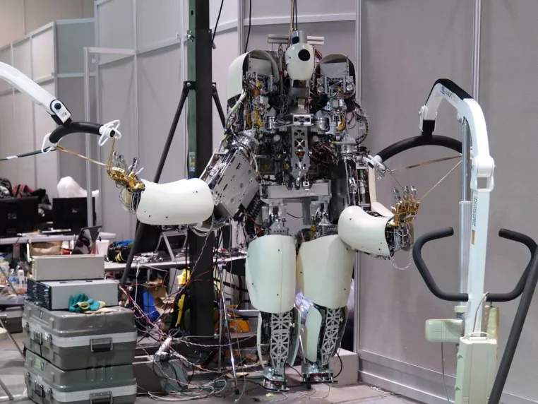Kizárták a DARPA versenyéből a legmenőbb robotot