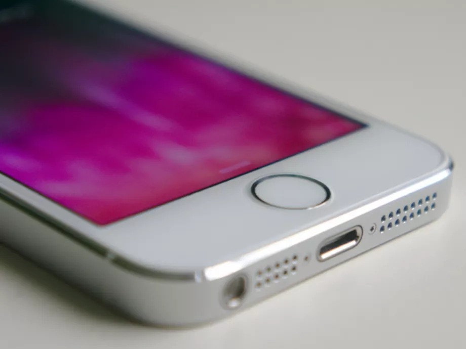 Mobilszolgáltatóvá válna az Apple