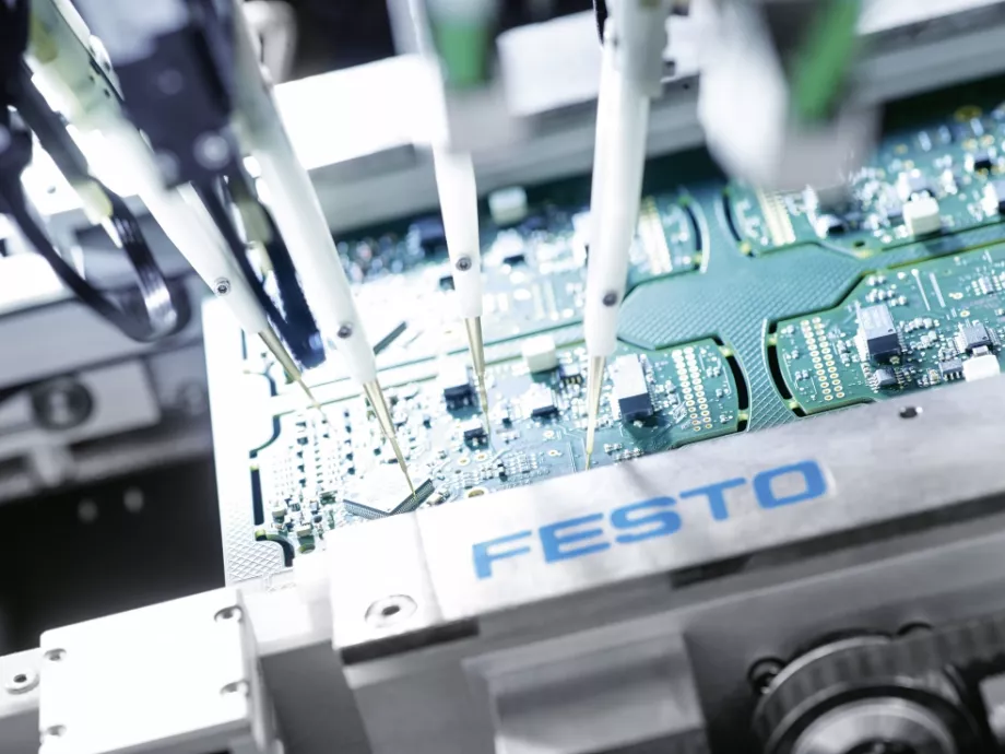 A jövőt alkotják a Festo technológiagyárában