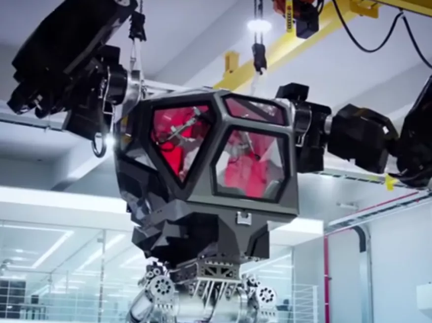 Termetes, ügyes és egyben ijesztő koreai robot készül