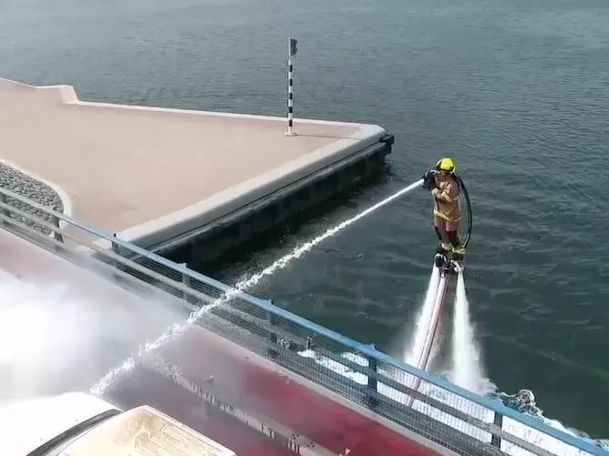 Életmentő szerepe lehet a jetpacknak a tűzoltásban