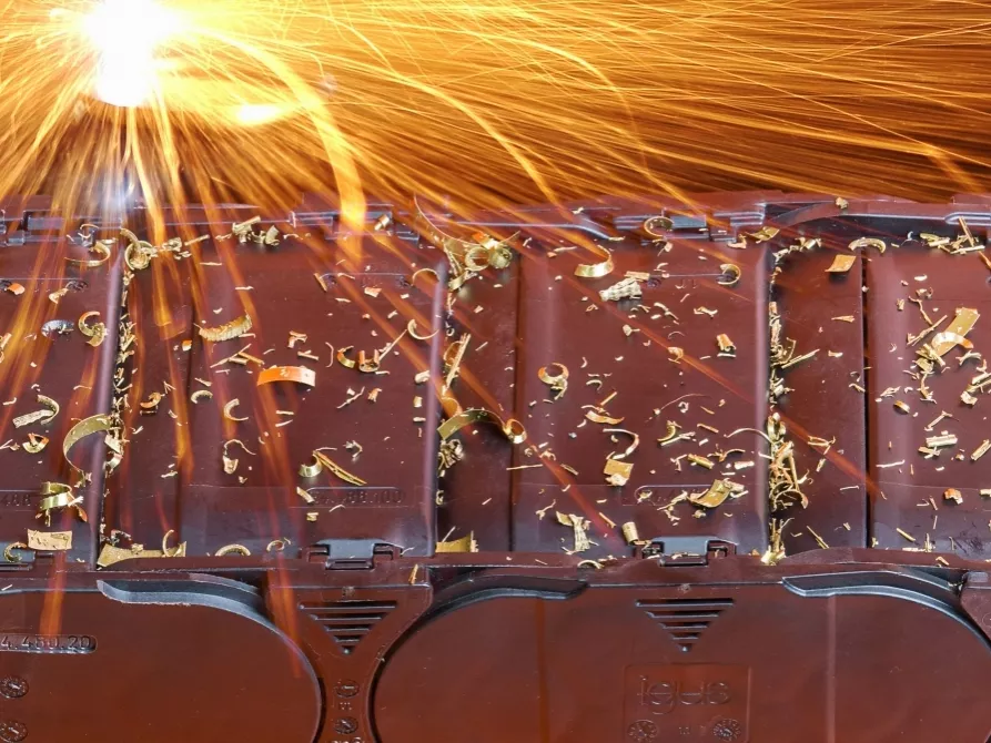 850 °C-os forgácsoknak is ellenálló energialáncok