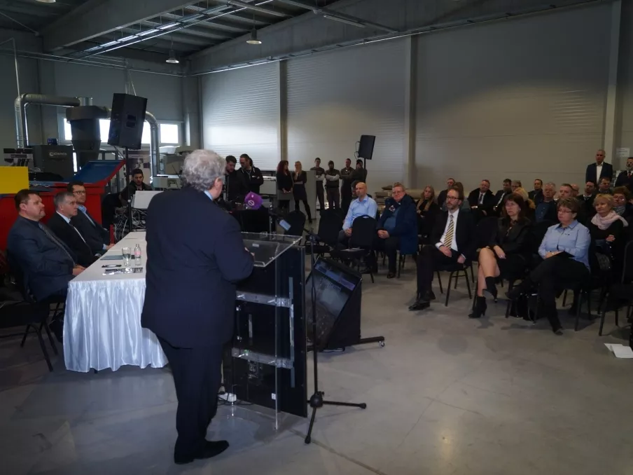 Közösen fejleszt két autóipari kkv