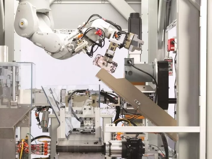 Íme Daisy, az Apple iPhone-újrahasznosító robotja