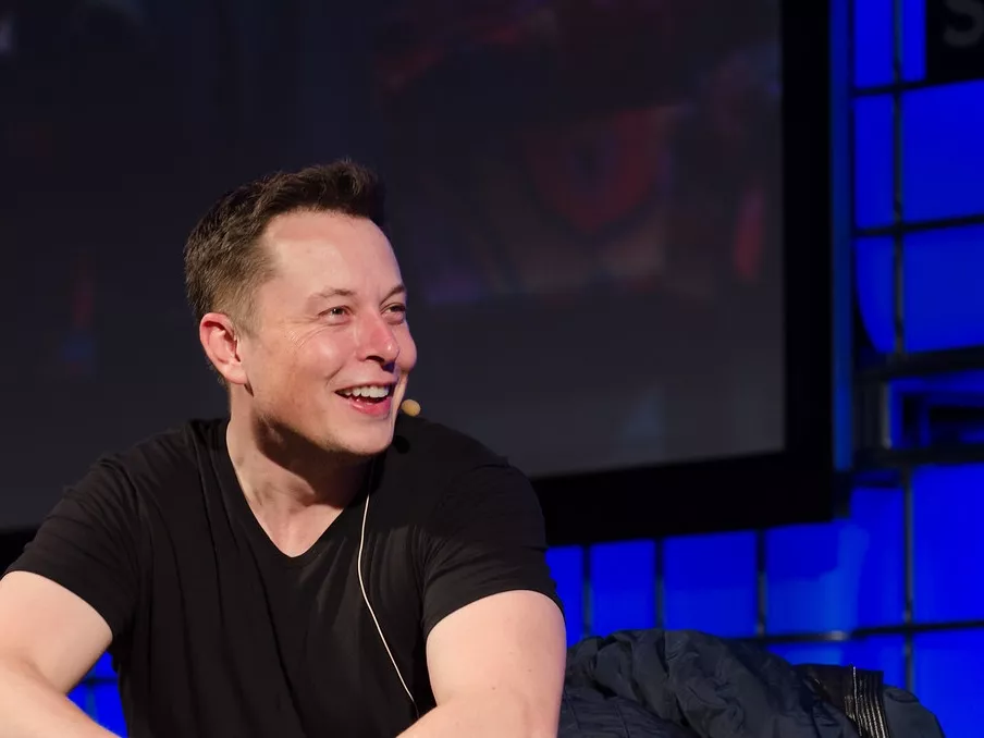 Agy-számítógép összeköttetést jelentett be Elon Musk