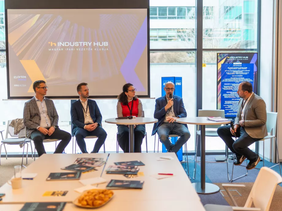 Industry Hub: miként állhat át egy szervezet a valóban AI-vezérelt működésre?