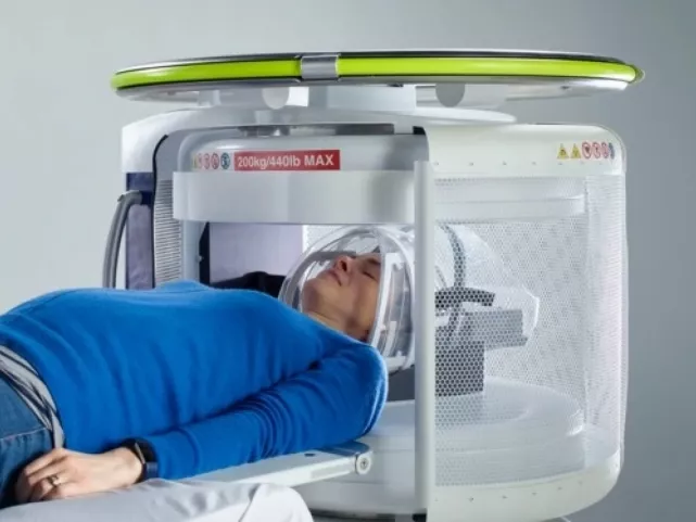 Letesztelték a világ első hordozható MRI-készülékét