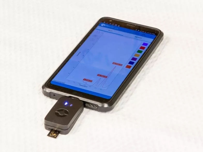 USB-kulcsszerű rákdiagnosztikai készülék