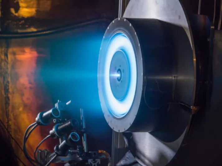 Utazás a csillagközi térbe naphőenergiával