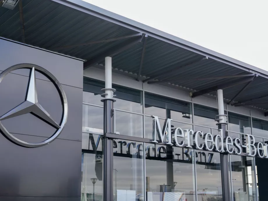 800 ezer forintot kapnak a kecskeméti Mercedes-Benz Gyár dolgozói