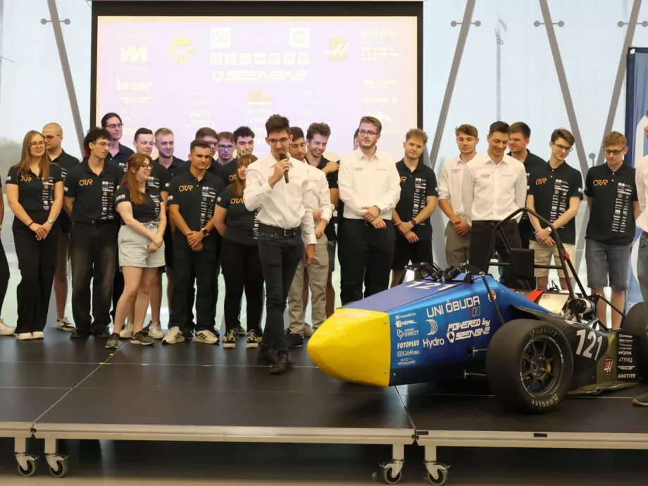 Magyarország első egyhengeres turbófeltöltésű Formula Student versenyautója