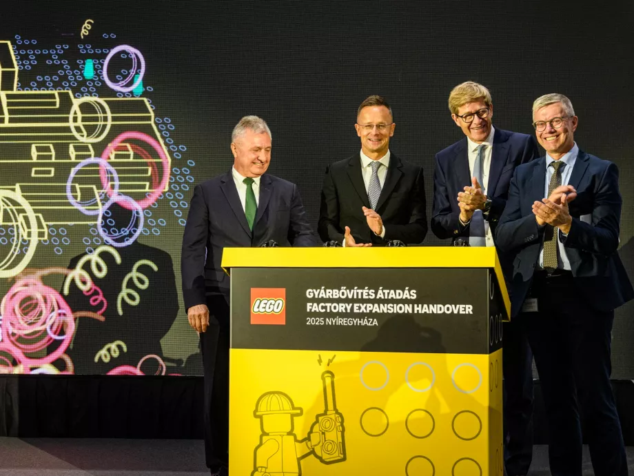 Átadták át a kibővített LEGO gyárat – a világ második legnagyobb egysége lett