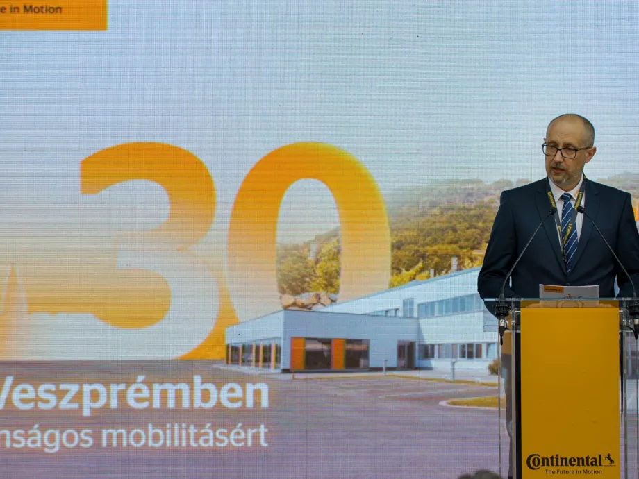 30 éve Veszprémben pörög a Conti