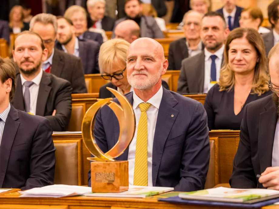 A komáromi Foxconn nyerte a 33. Magyar Innovációs Nagydíjat