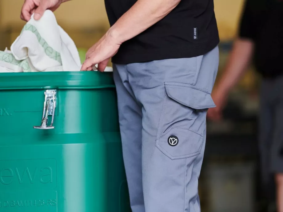 Teljes körű megoldás az ipari törlőkendők biztonságos tárolására és szállítására