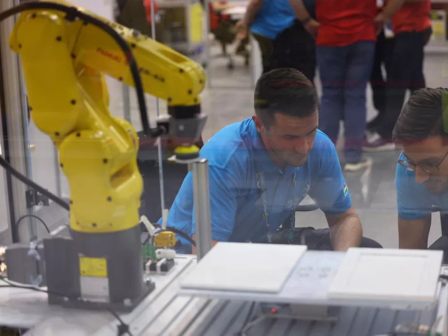 A WorldSkills és a FANUC a robotika területén is támogatja a tehetségeket