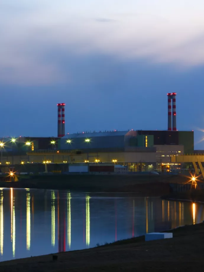 Paks: a nyolc szivattyúból már hét üzemel, reggel 800 megawatton termelt az erőmű