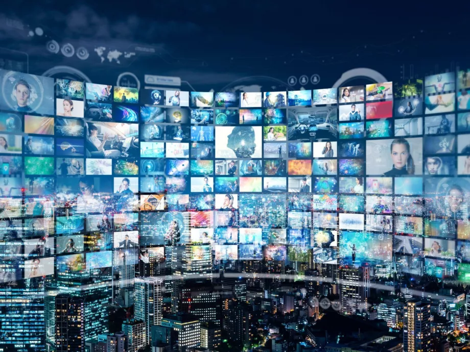 Valós idejű tolmácsolás, autonóm parkolás, megosztott UHD videók az 5.5G-vel