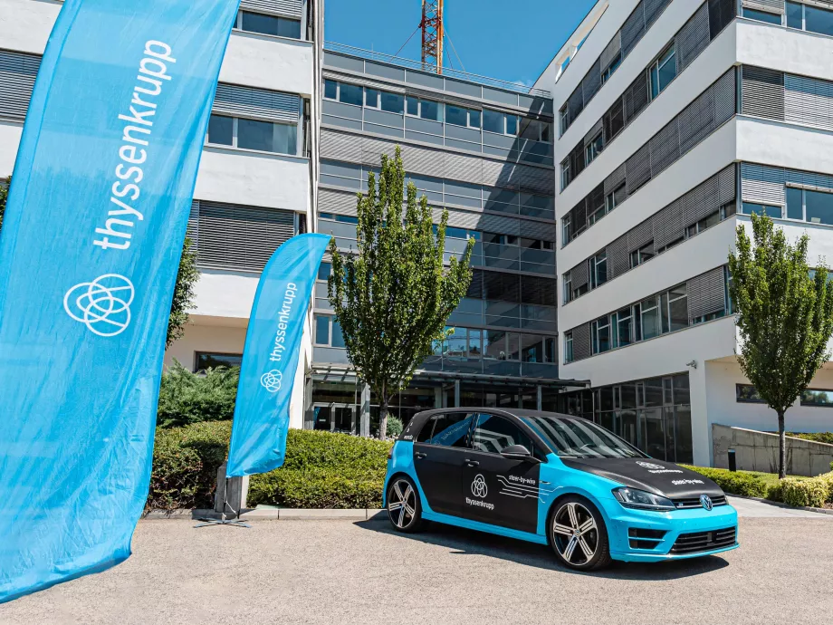 Együttműködési megállapodást kötött a győri Széchenyi István Egyetem és a thyssenkrupp