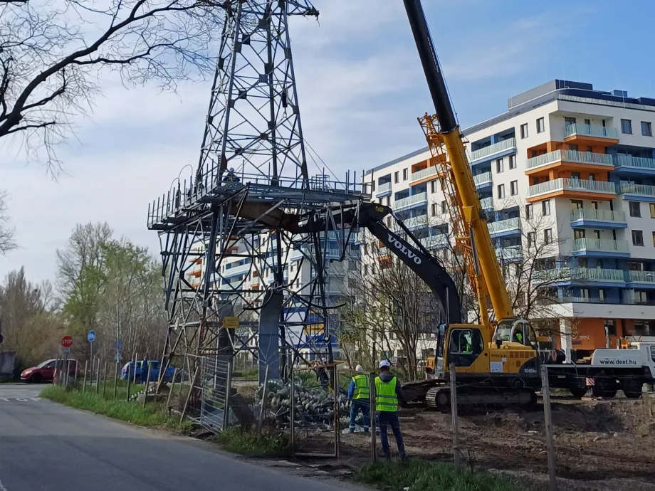 Fémóriások helyett földkábelek
