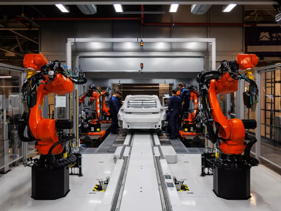 A BMW Group új járműgyárában elsőként a festőüzemben indul el a termelés